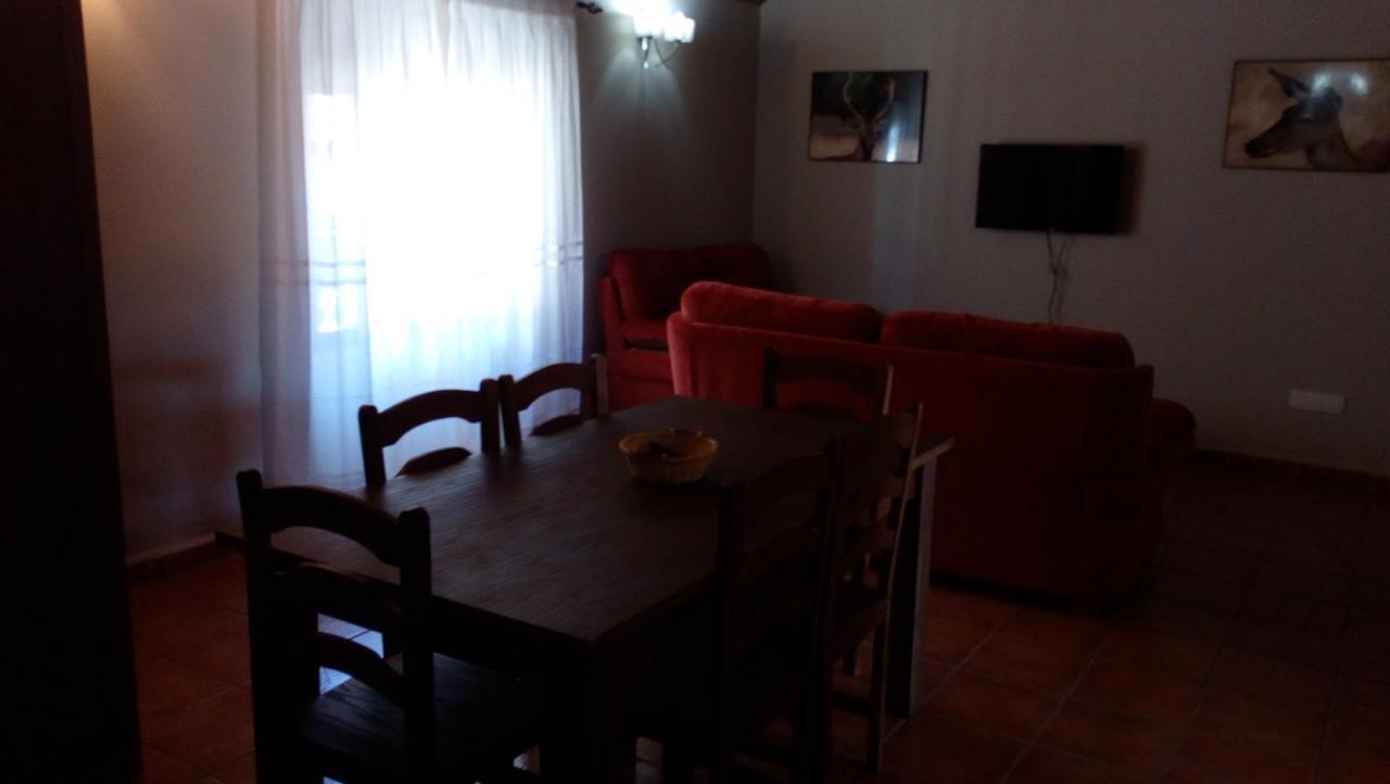 Apartamentos Rurales Casas De Los Maestros Talarrubias Eksteriør billede